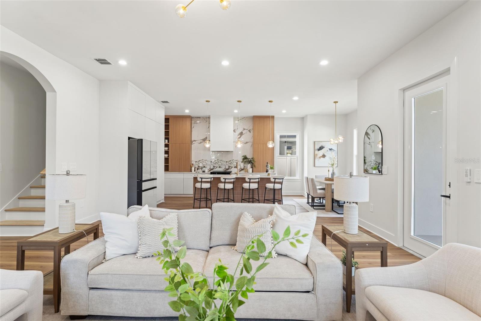 Image 3 of 51 For 10194 Hodson Place