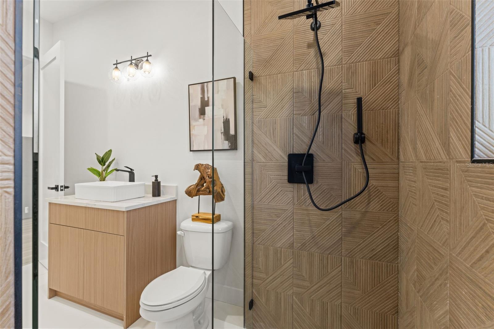 Image 32 of 51 For 10194 Hodson Place