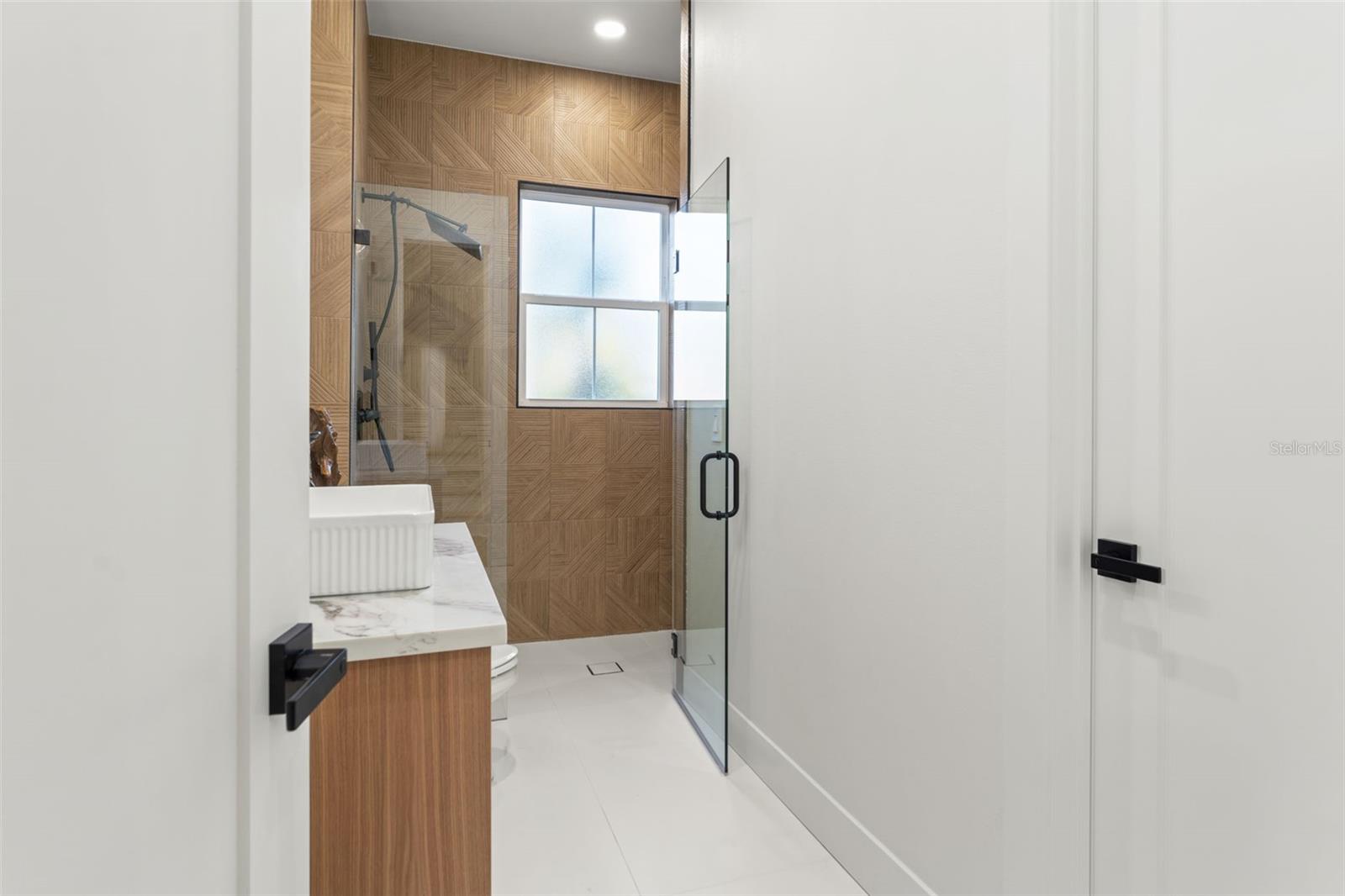 Image 33 of 51 For 10194 Hodson Place