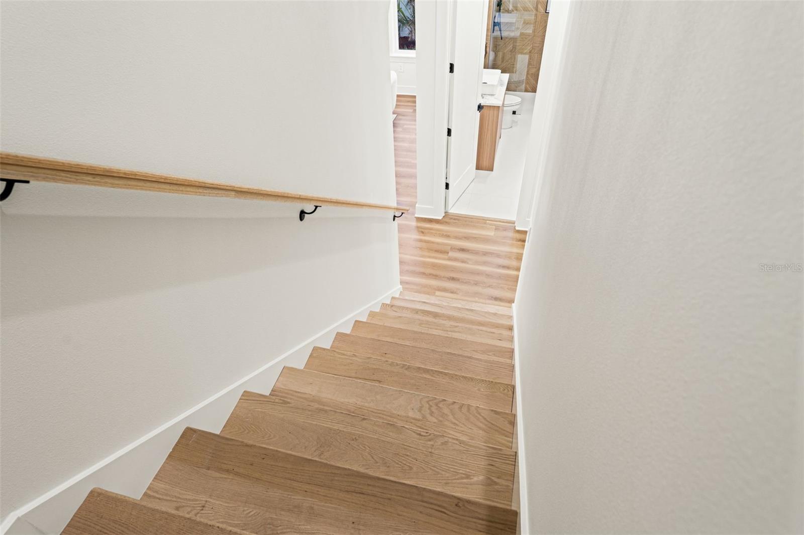 Image 34 of 51 For 10194 Hodson Place