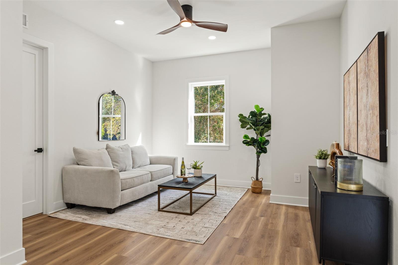 Image 36 of 51 For 10194 Hodson Place