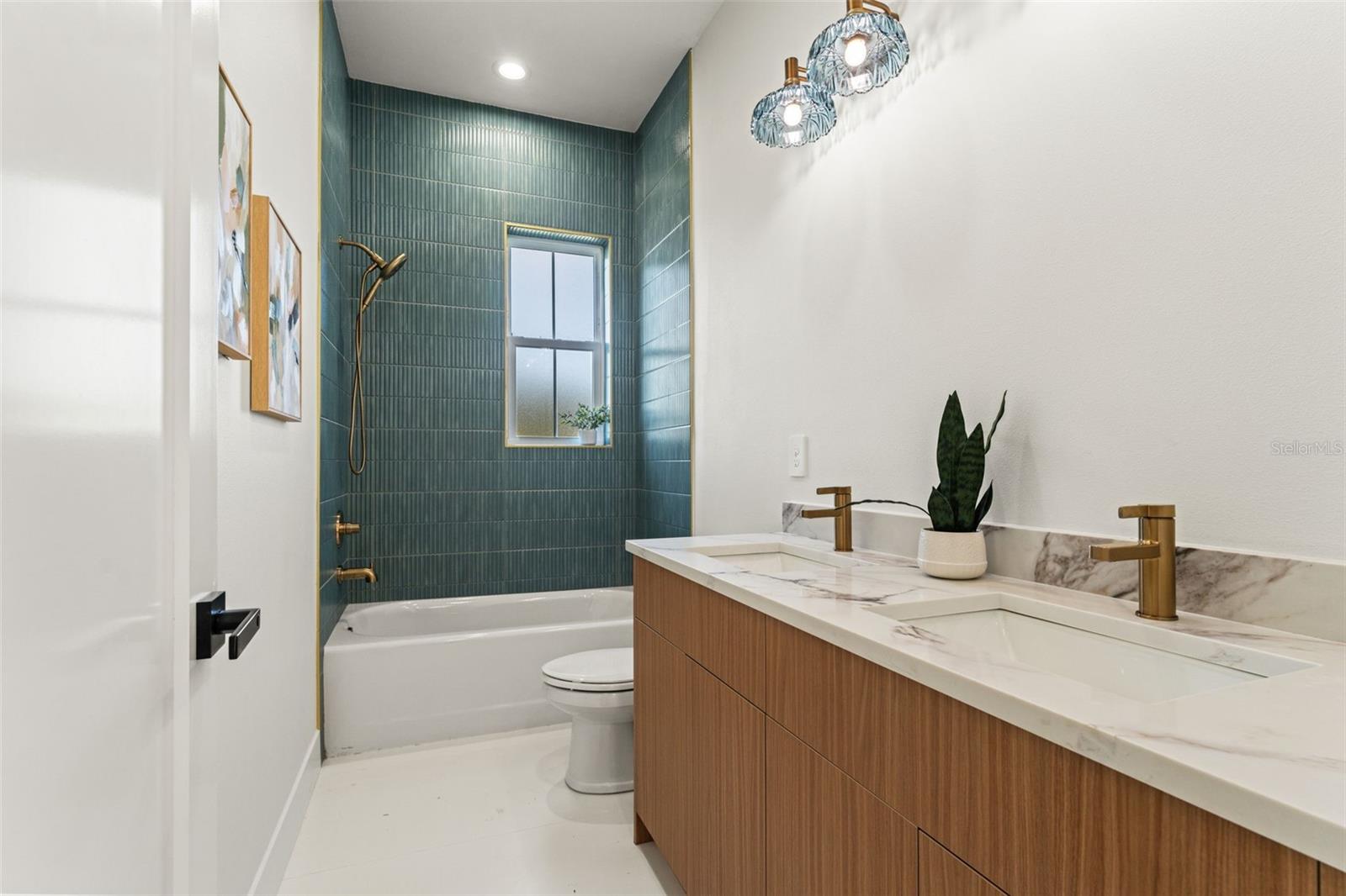 Image 39 of 51 For 10194 Hodson Place