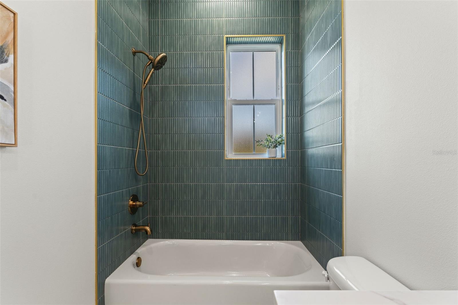 Image 40 of 51 For 10194 Hodson Place