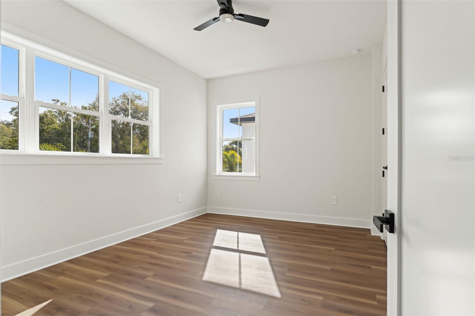 Image 44 of 51 For 10194 Hodson Place