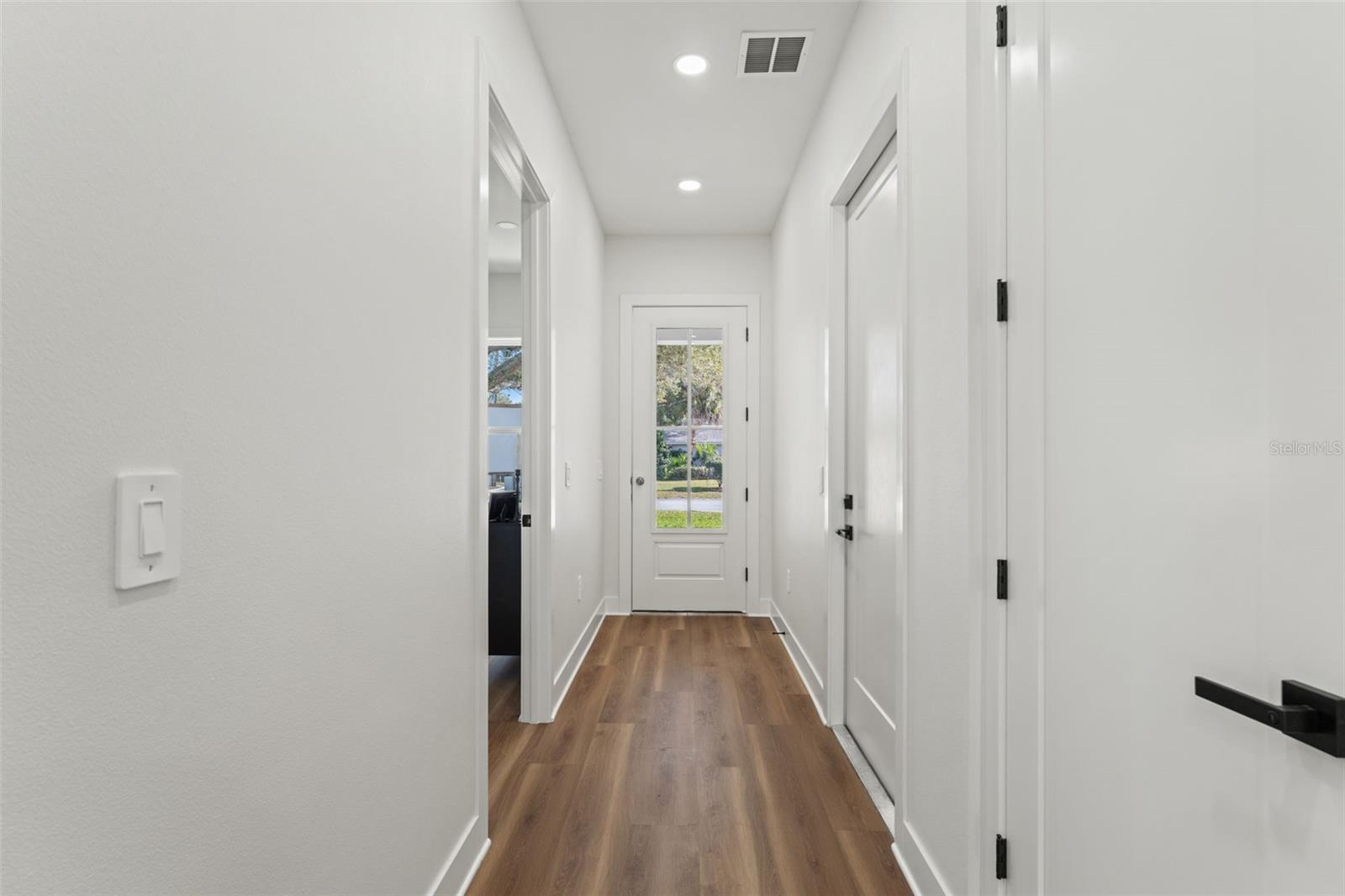 Image 47 of 51 For 10194 Hodson Place