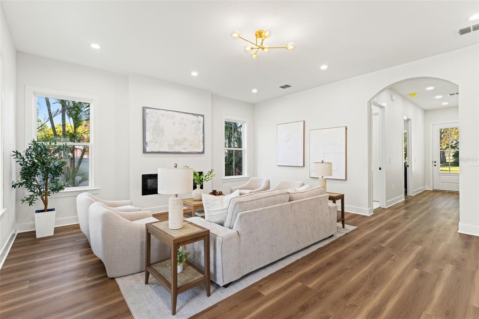 Image 5 of 51 For 10194 Hodson Place