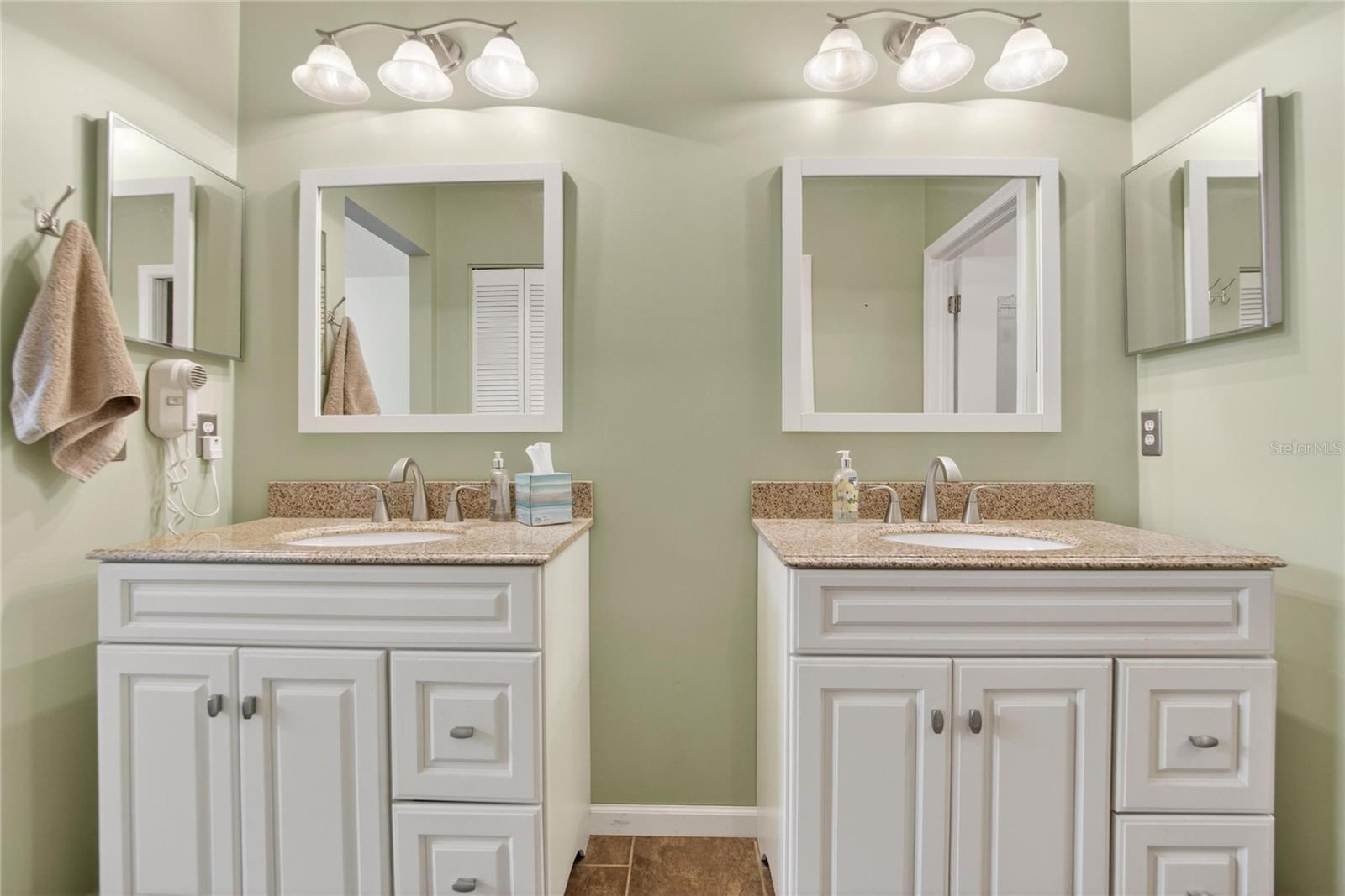 Image 38 of 51 For 1111 Golfview Woods Drive 1111