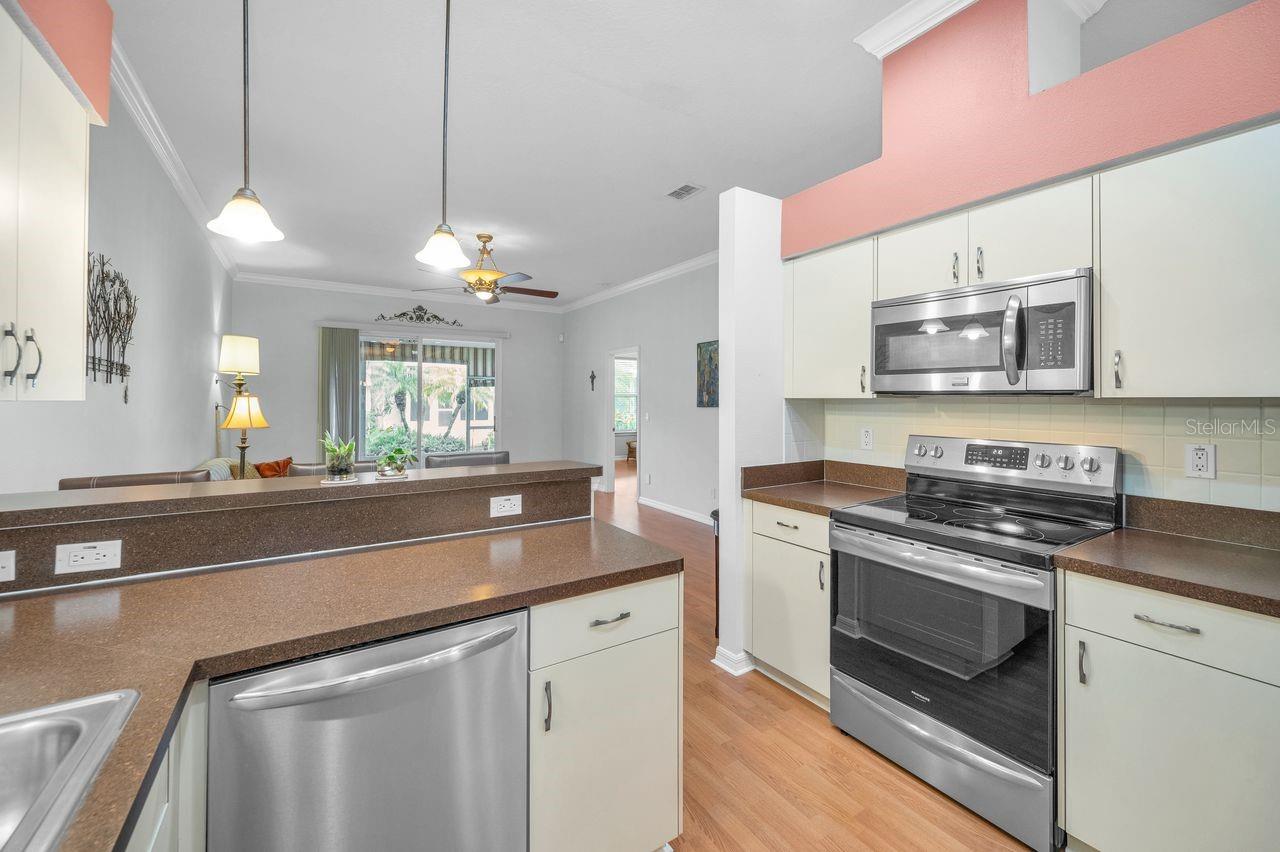 Image 11 of 73 For 12154 Putter Green Court