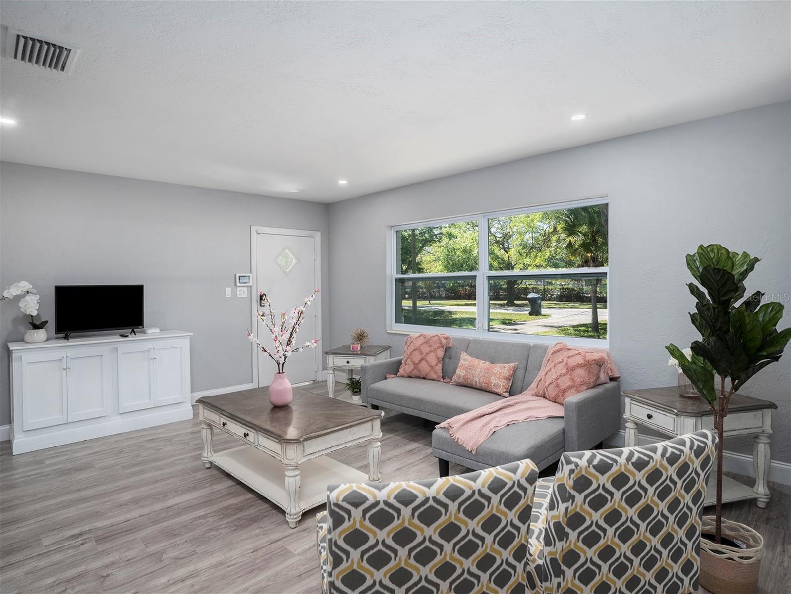 Image 17 of 25 For 4713 Rome Avenue