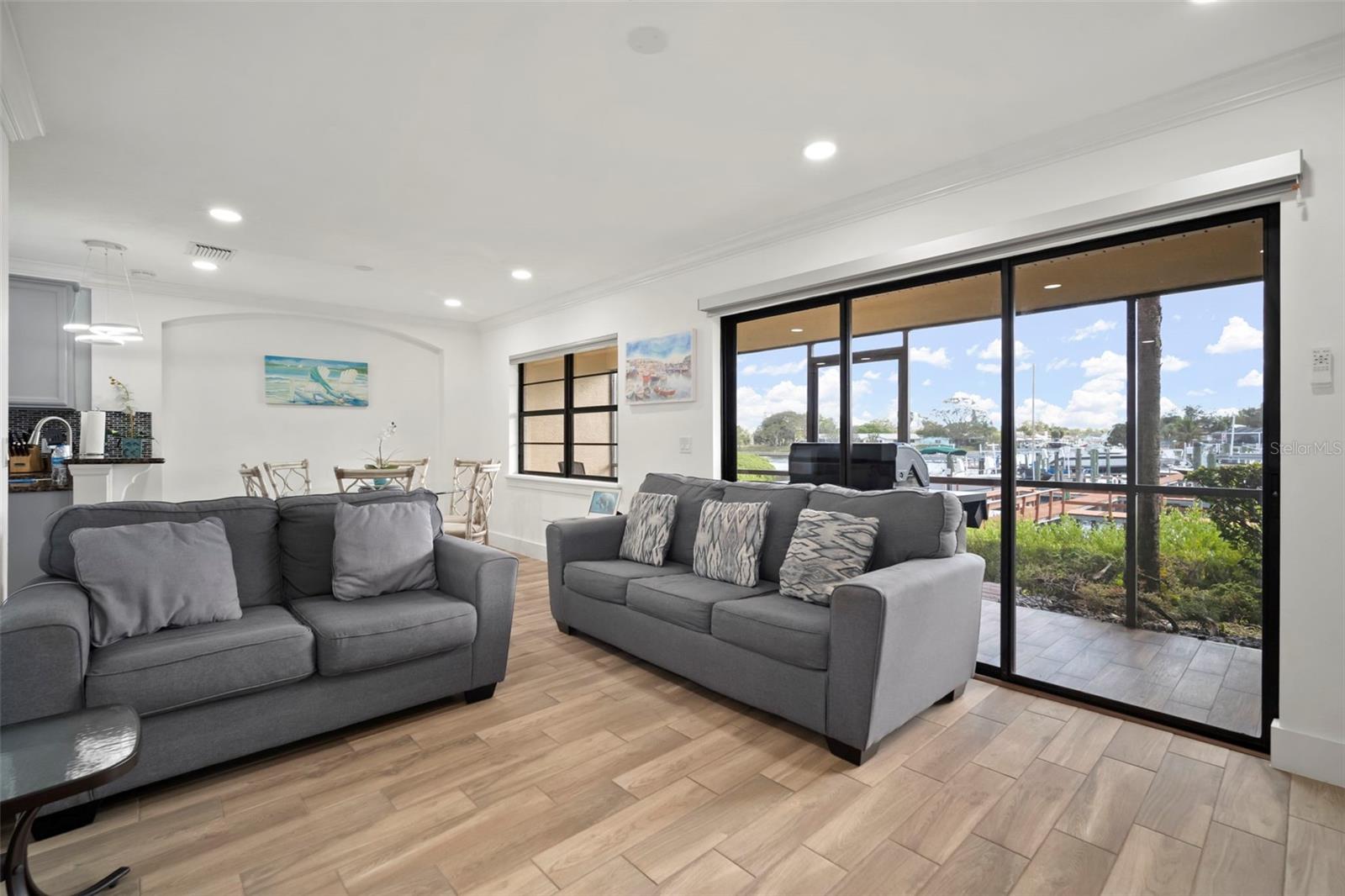 Image 17 of 84 For 634 Yardarm Drive