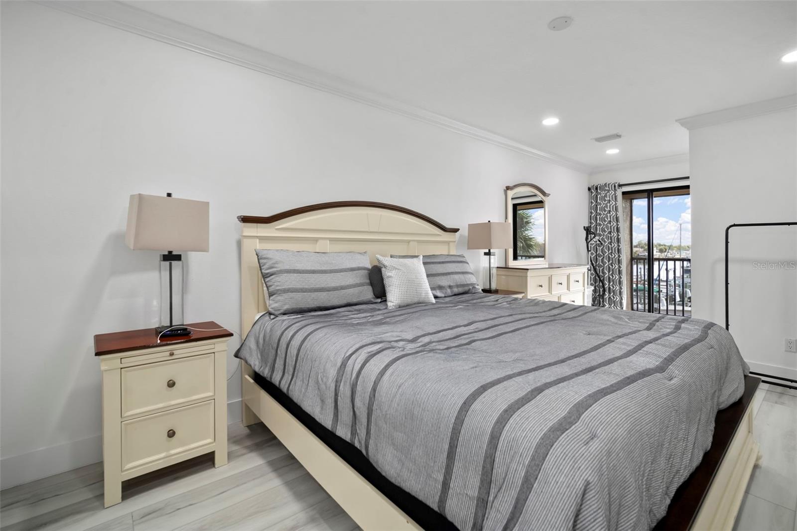 Image 29 of 84 For 634 Yardarm Drive