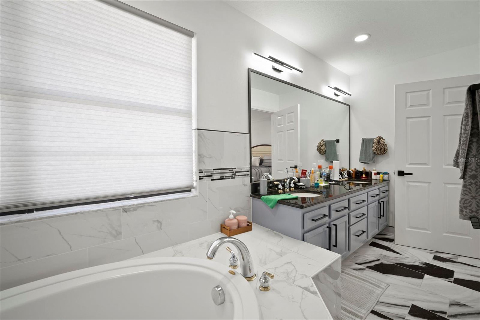 Image 34 of 84 For 634 Yardarm Drive