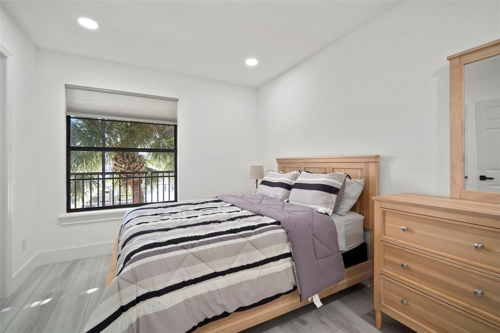 Image 47 of 84 For 634 Yardarm Drive