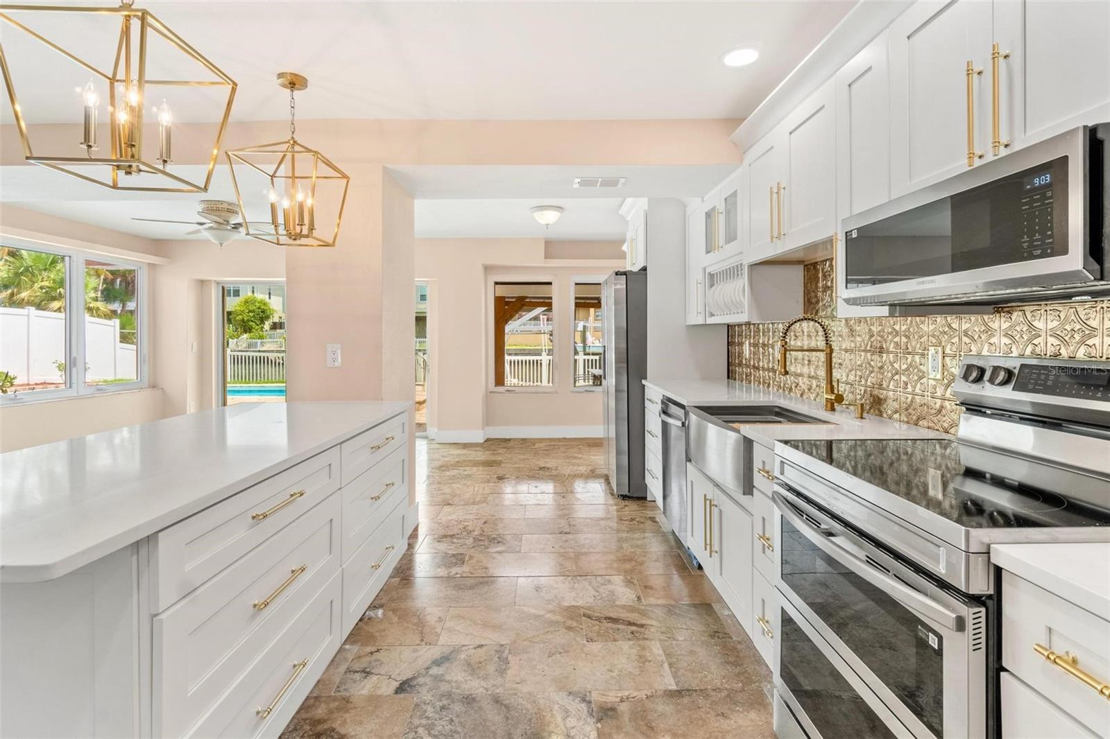 Image 11 of 53 For 325 Martin Luther King Jr Drive