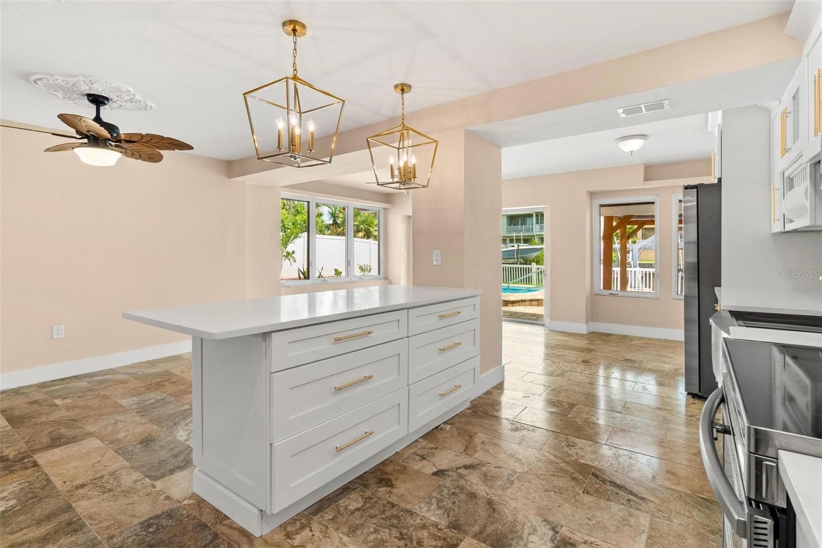 Image 12 of 53 For 325 Martin Luther King Jr Drive