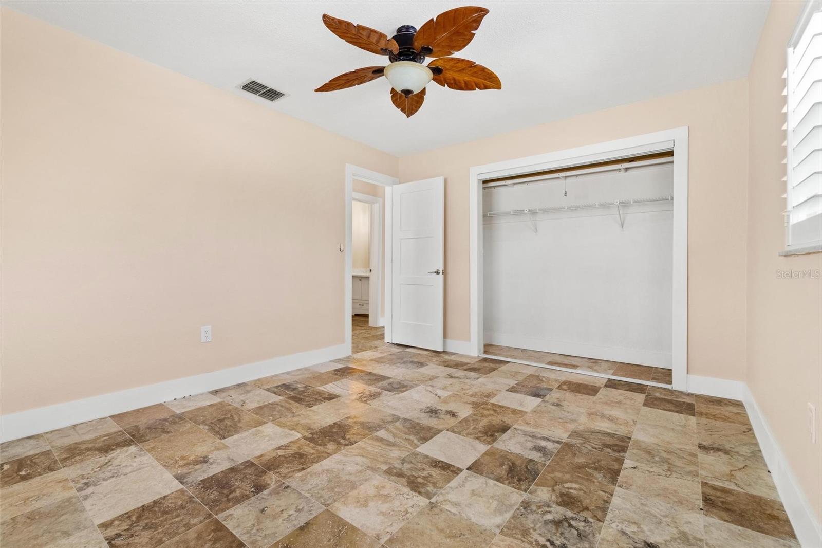 Image 23 of 53 For 325 Martin Luther King Jr Drive