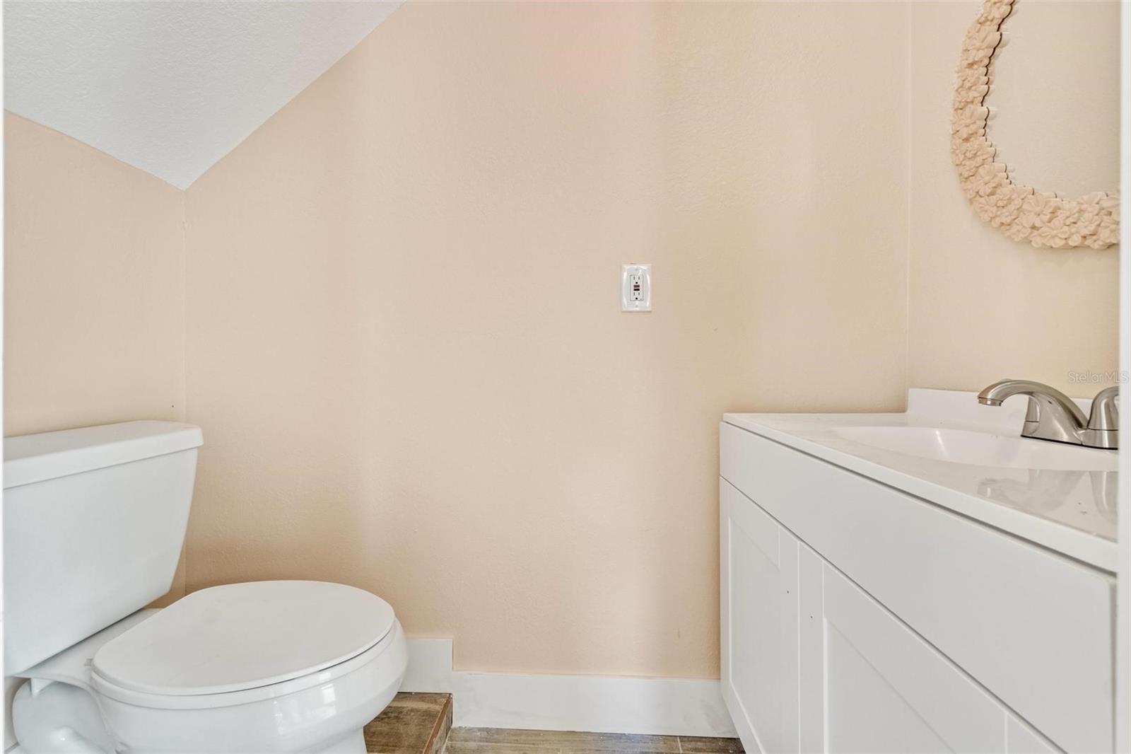 Image 32 of 53 For 325 Martin Luther King Jr Drive