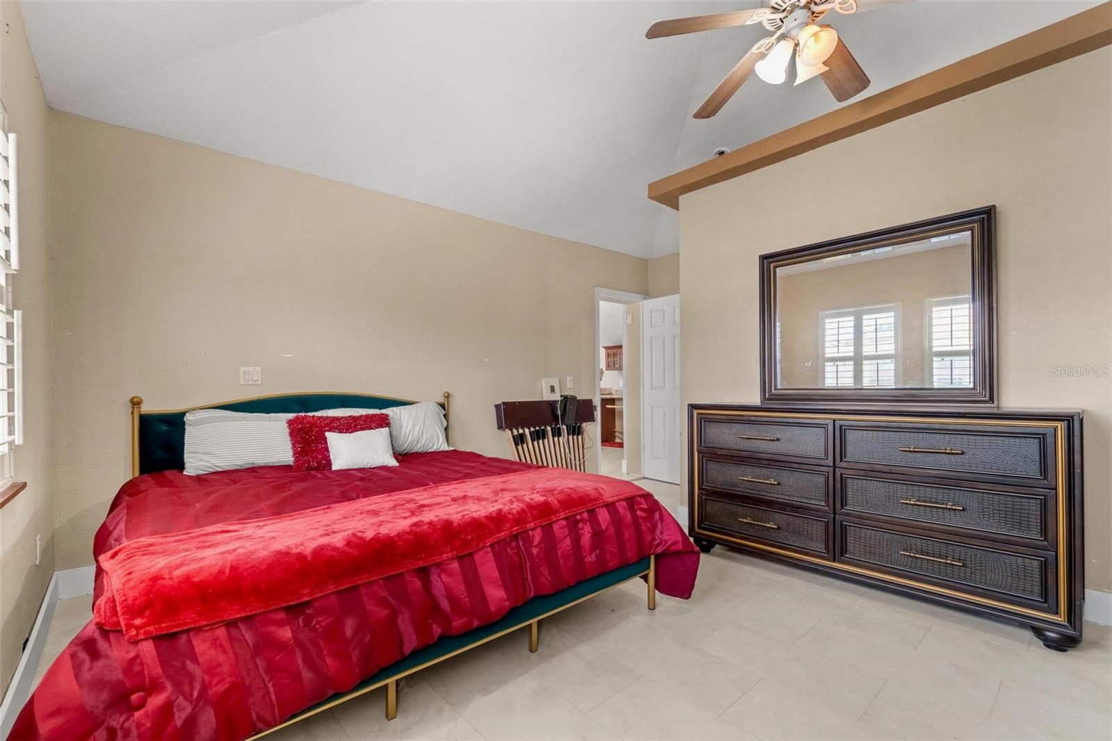 Image 43 of 53 For 325 Martin Luther King Jr Drive