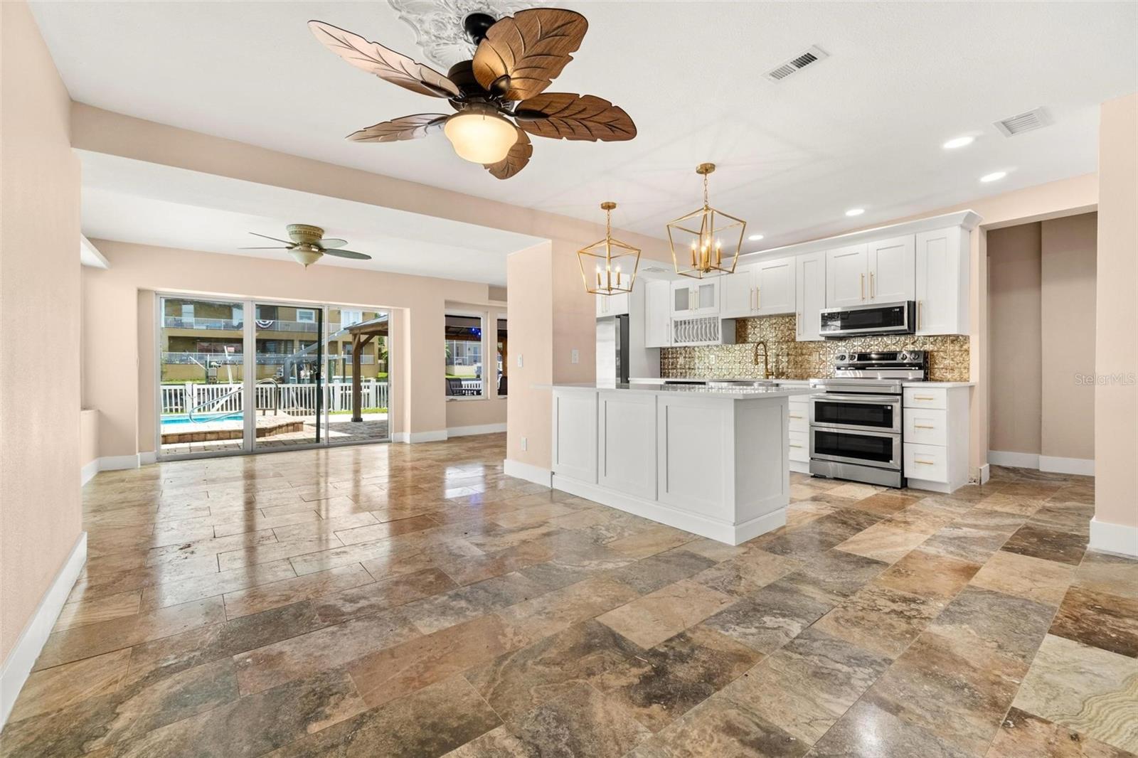 Image 9 of 53 For 325 Martin Luther King Jr Drive