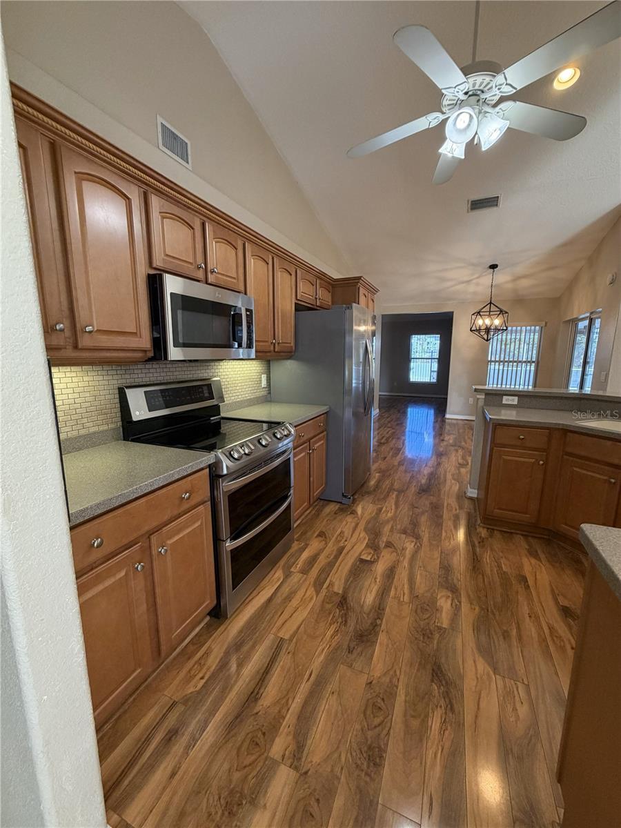 Image 5 of 28 For 4672 Mulgrave Avenue