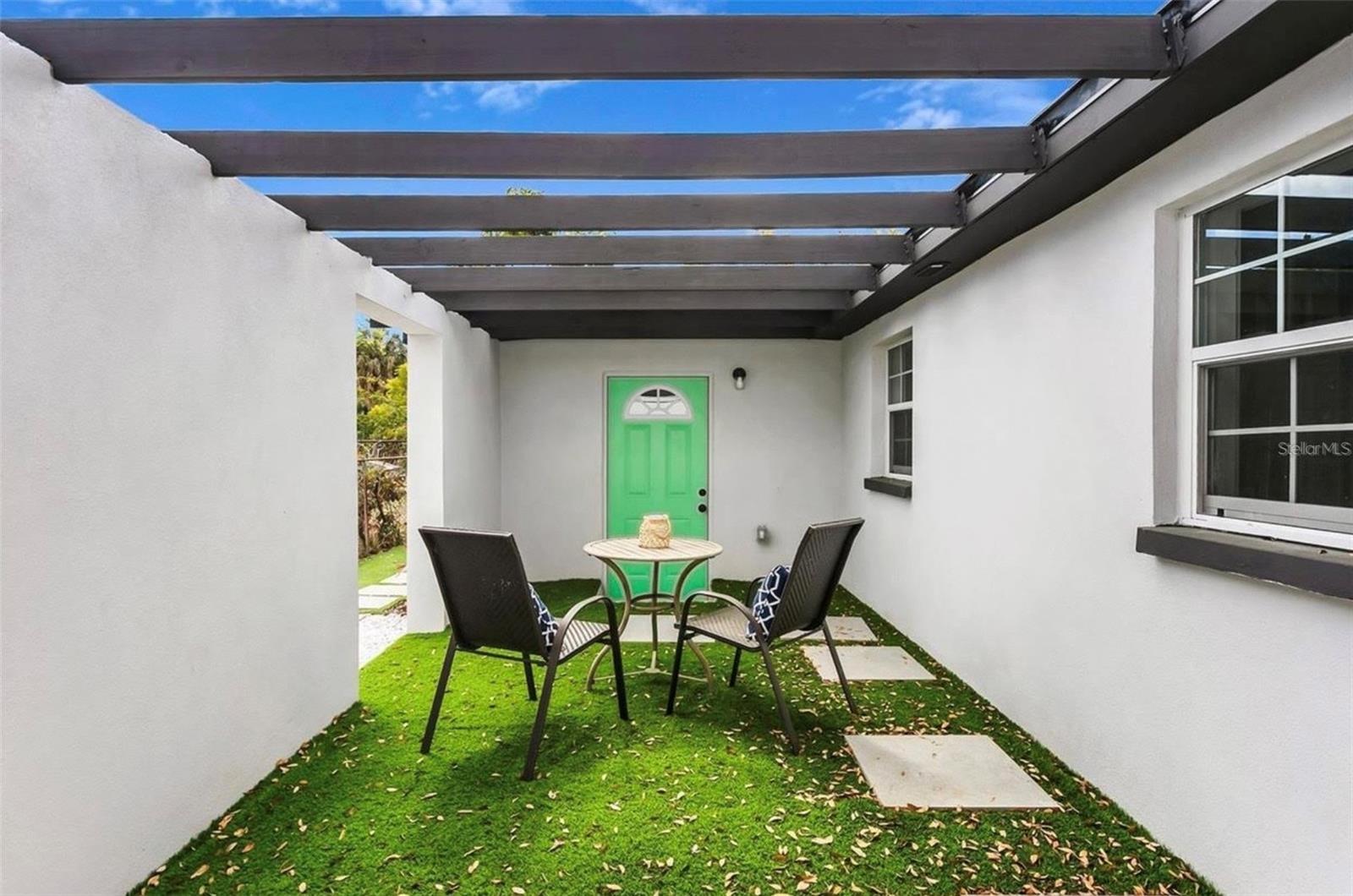 Image 19 of 21 For 301 Fremont Avenue