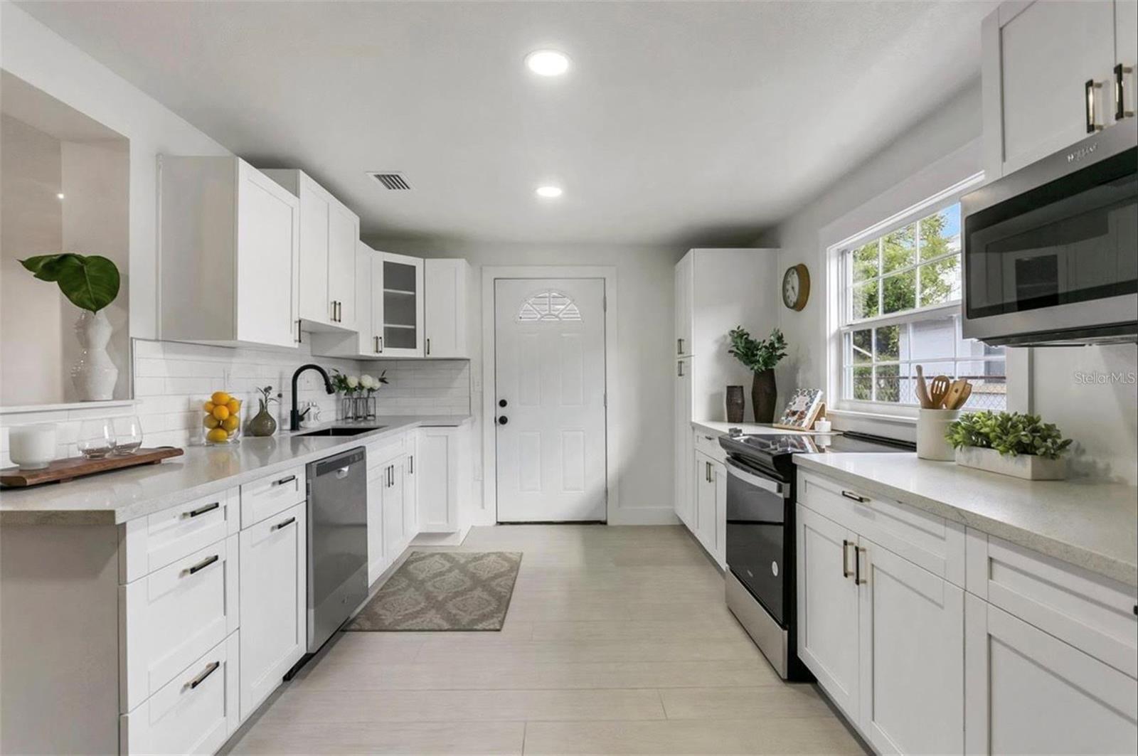 Image 6 of 21 For 301 Fremont Avenue