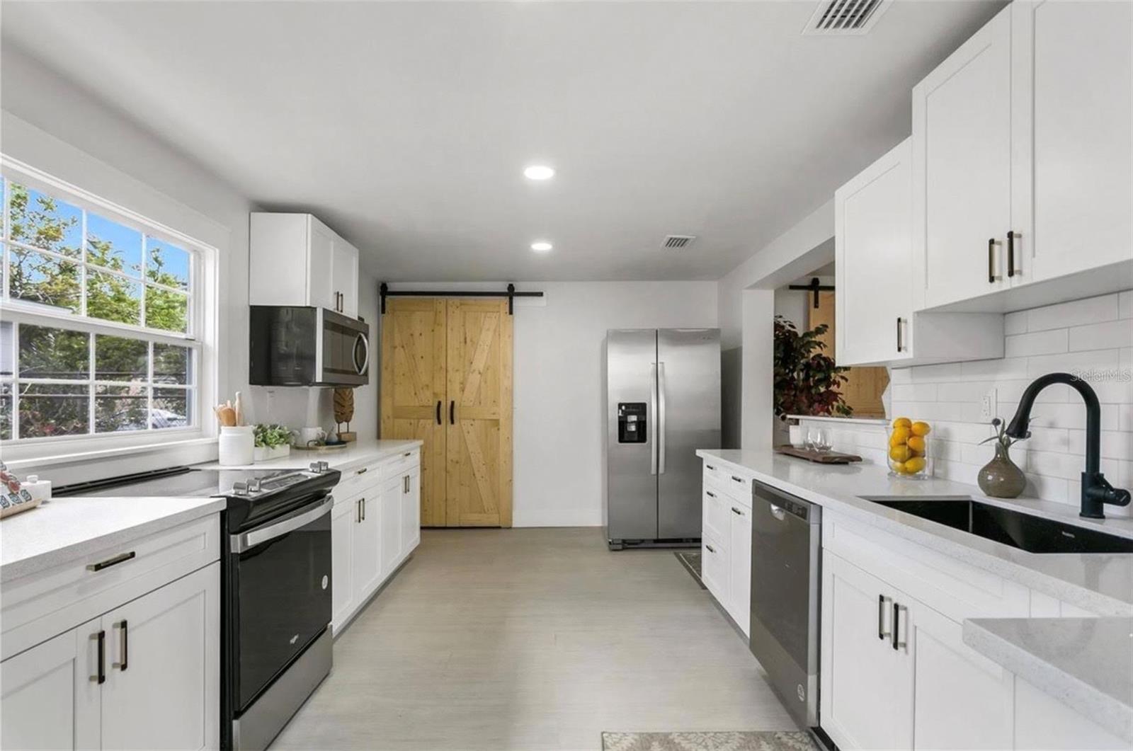 Image 7 of 21 For 301 Fremont Avenue