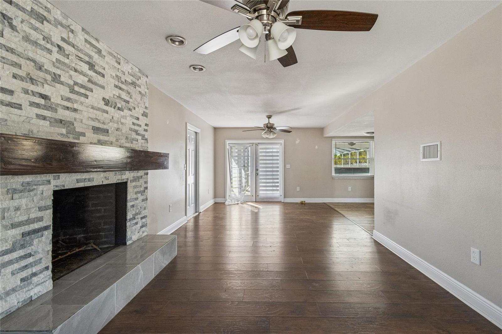 Image 15 of 100 For 7703 17th Avenue Nw