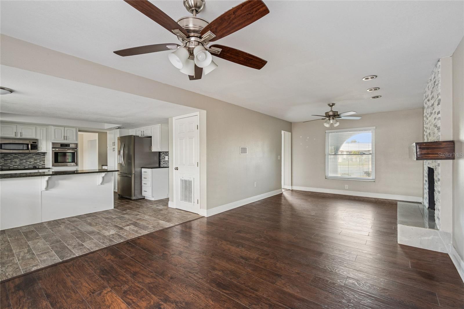 Image 17 of 100 For 7703 17th Avenue Nw