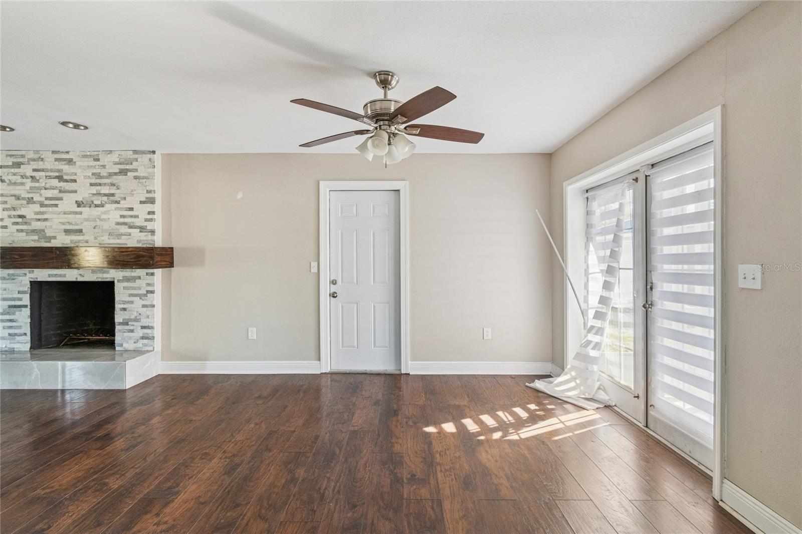 Image 22 of 100 For 7703 17th Avenue Nw