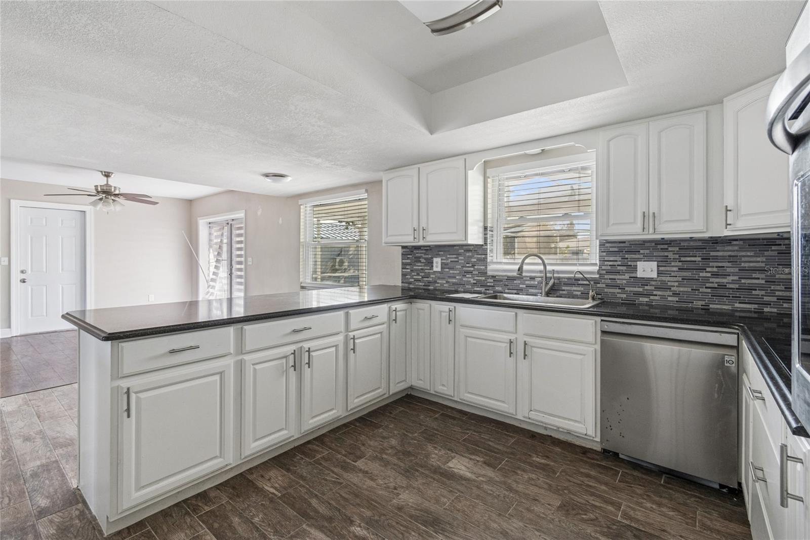 Image 25 of 100 For 7703 17th Avenue Nw