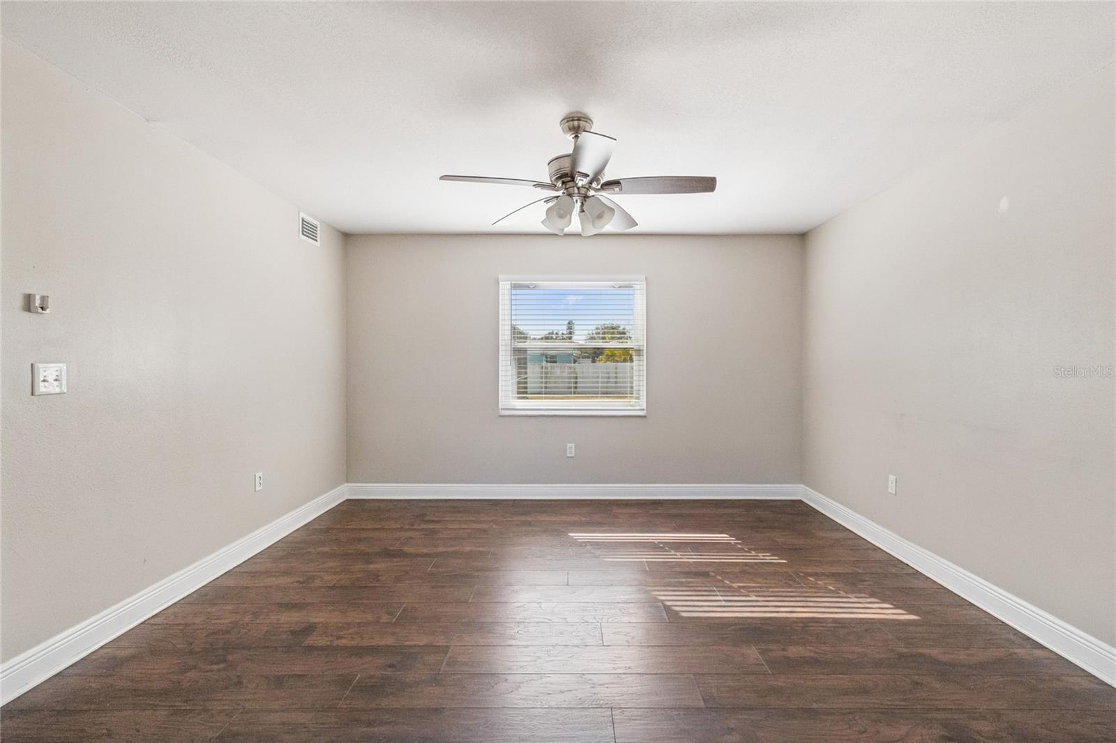 Image 42 of 100 For 7703 17th Avenue Nw