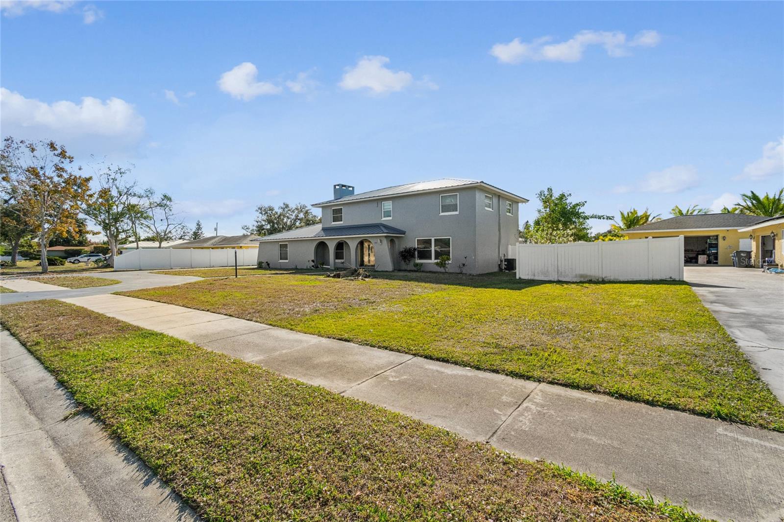 Image 5 of 100 For 7703 17th Avenue Nw