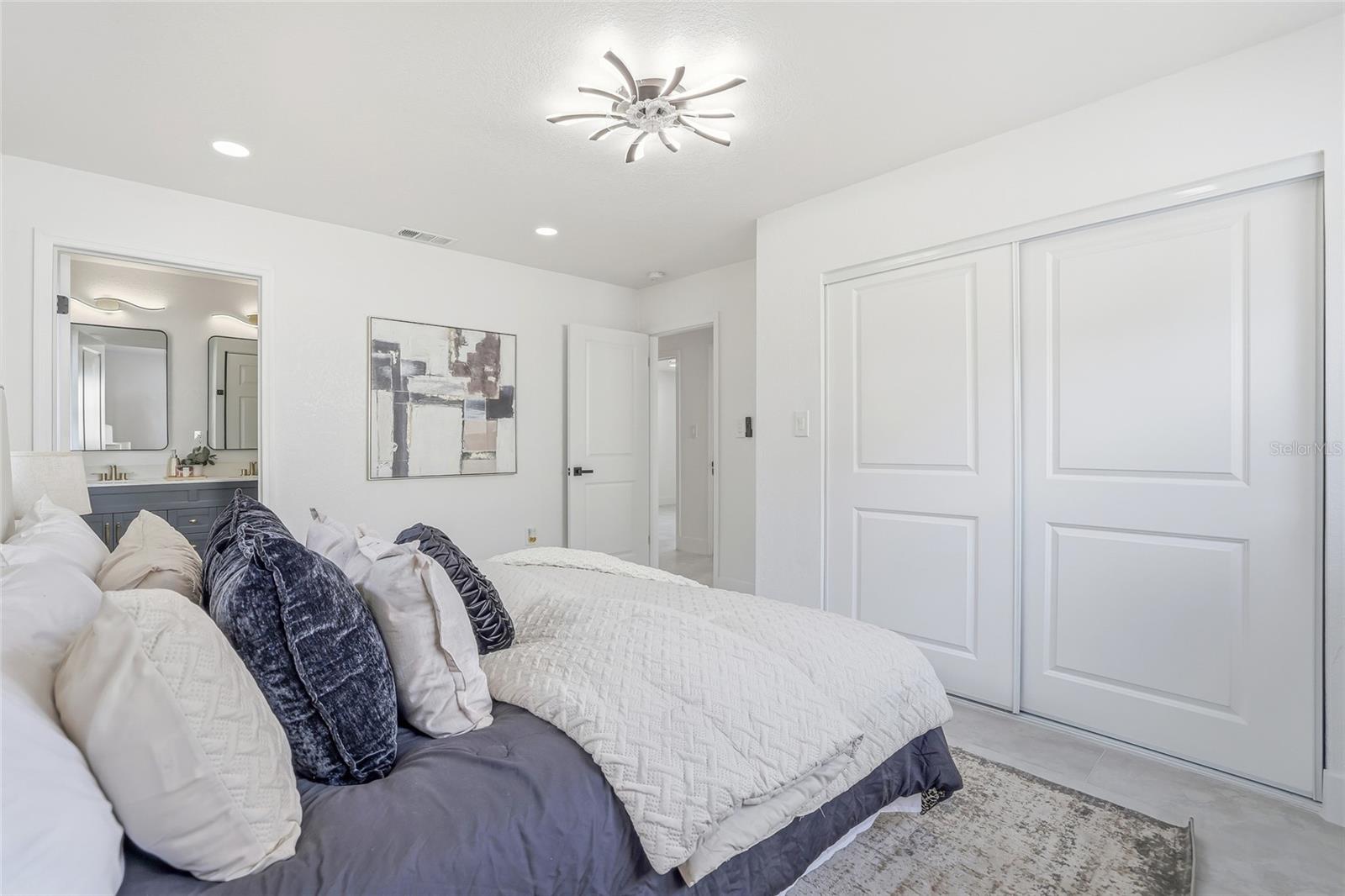 Image 17 of 45 For 1005 Cedar Lake Drive