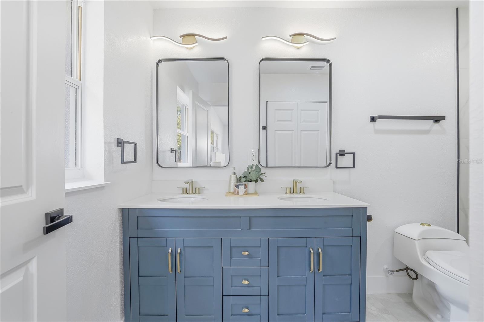 Image 18 of 45 For 1005 Cedar Lake Drive