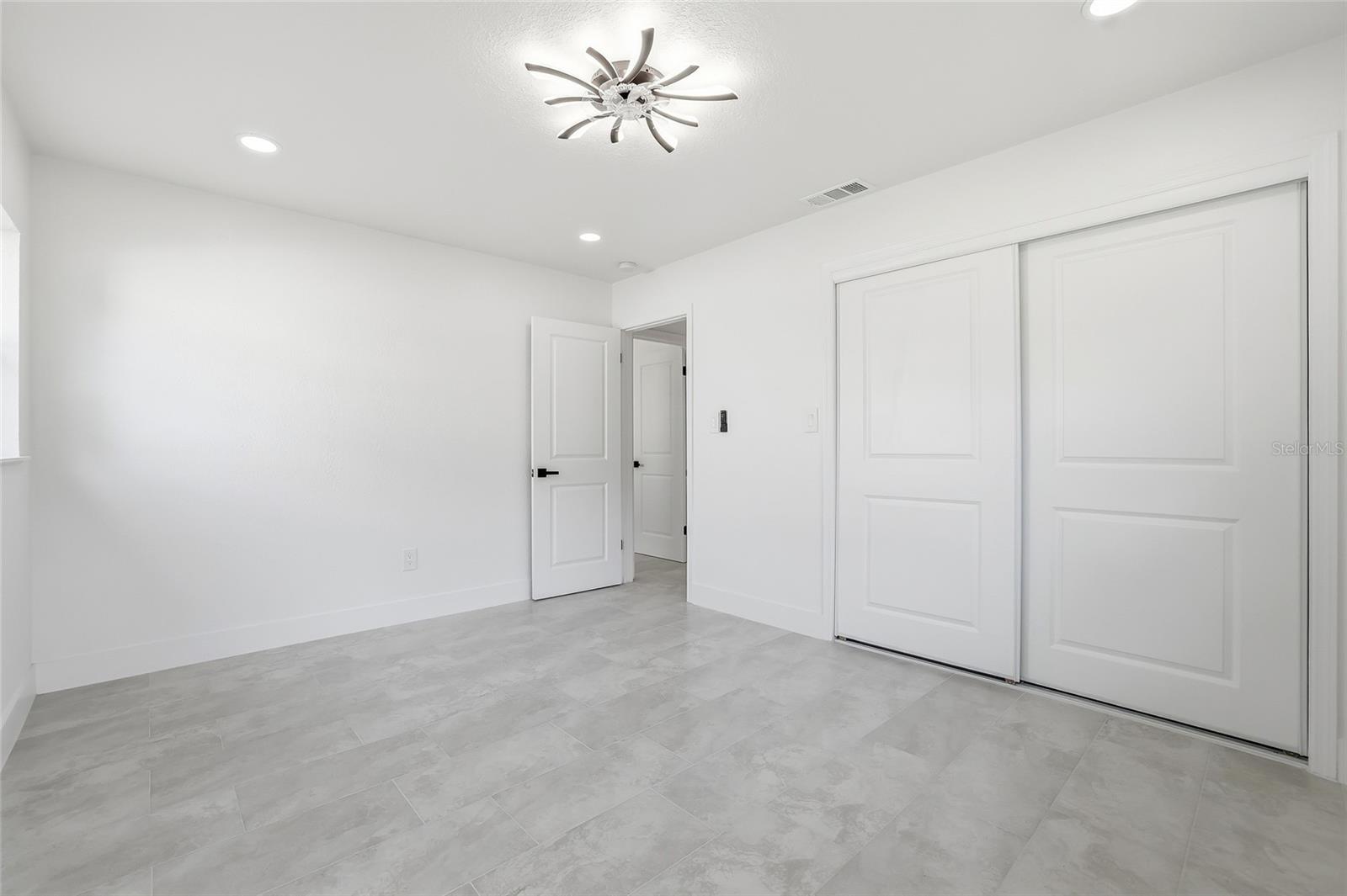 Image 22 of 45 For 1005 Cedar Lake Drive