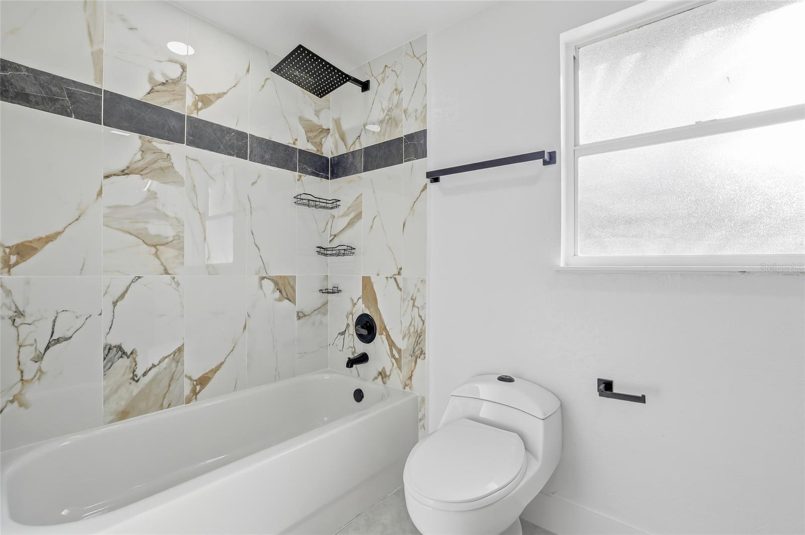 Image 30 of 45 For 1005 Cedar Lake Drive