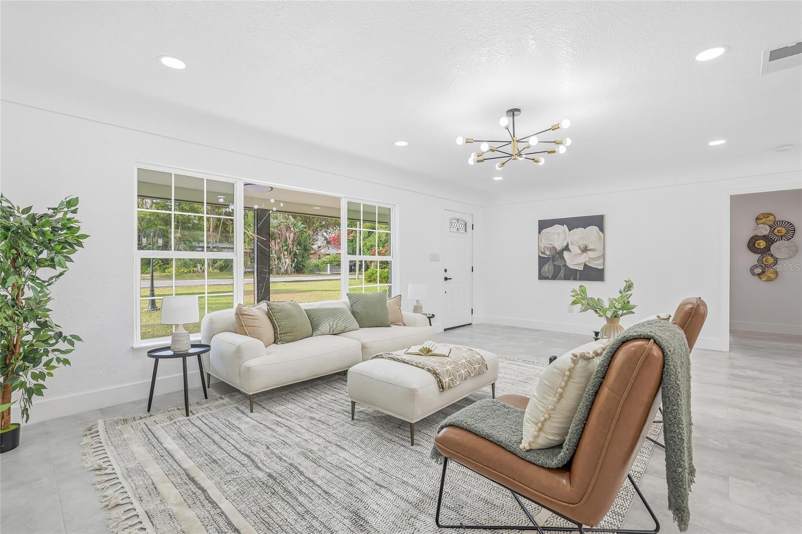 Image 5 of 45 For 1005 Cedar Lake Drive