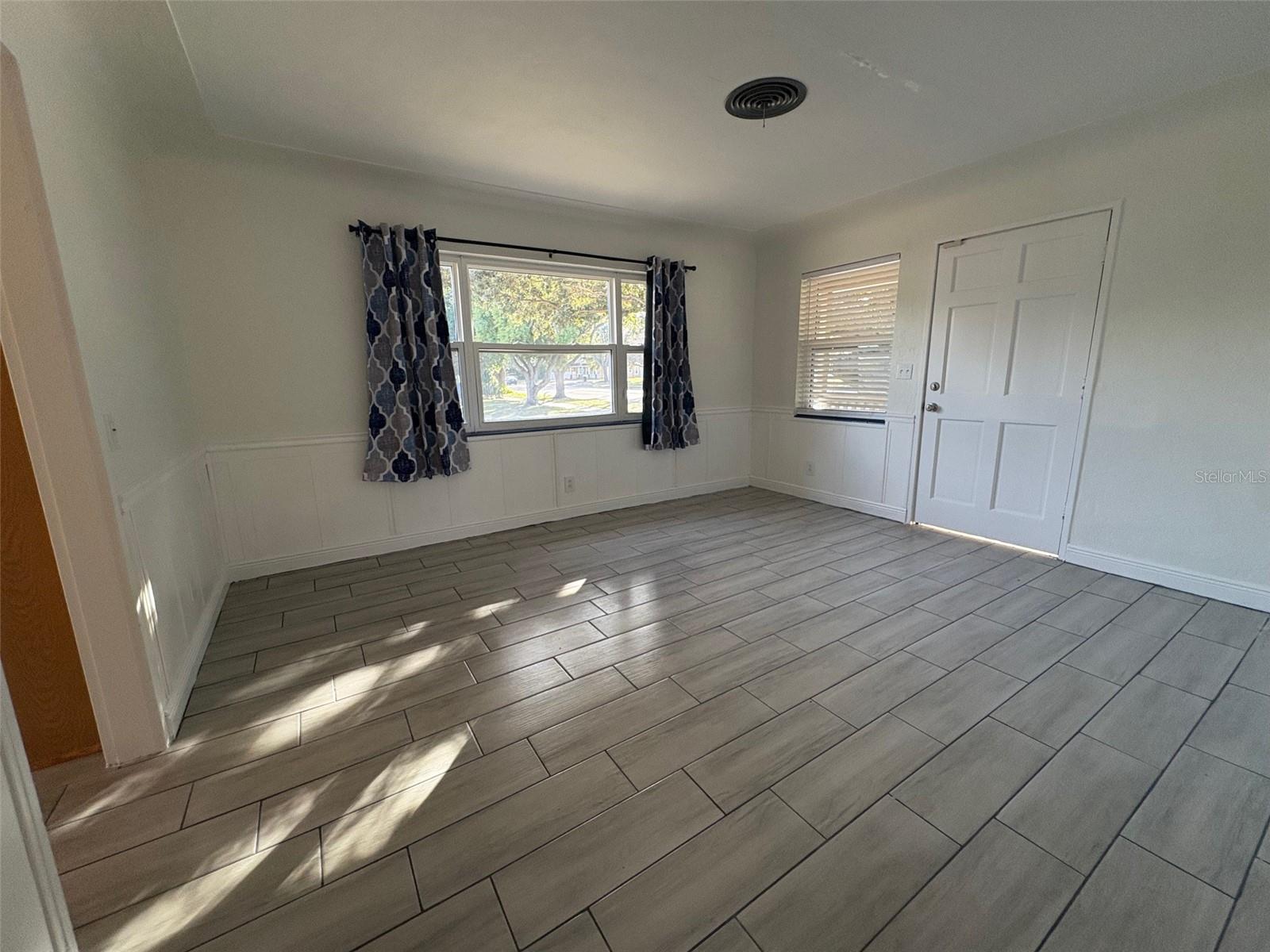 Image 3 of 23 For 5201 Dr Martin Luther King Jr Street N