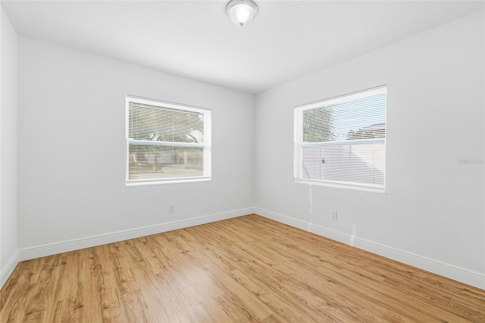 Image 15 of 38 For 3307 Ballast Point Boulevard