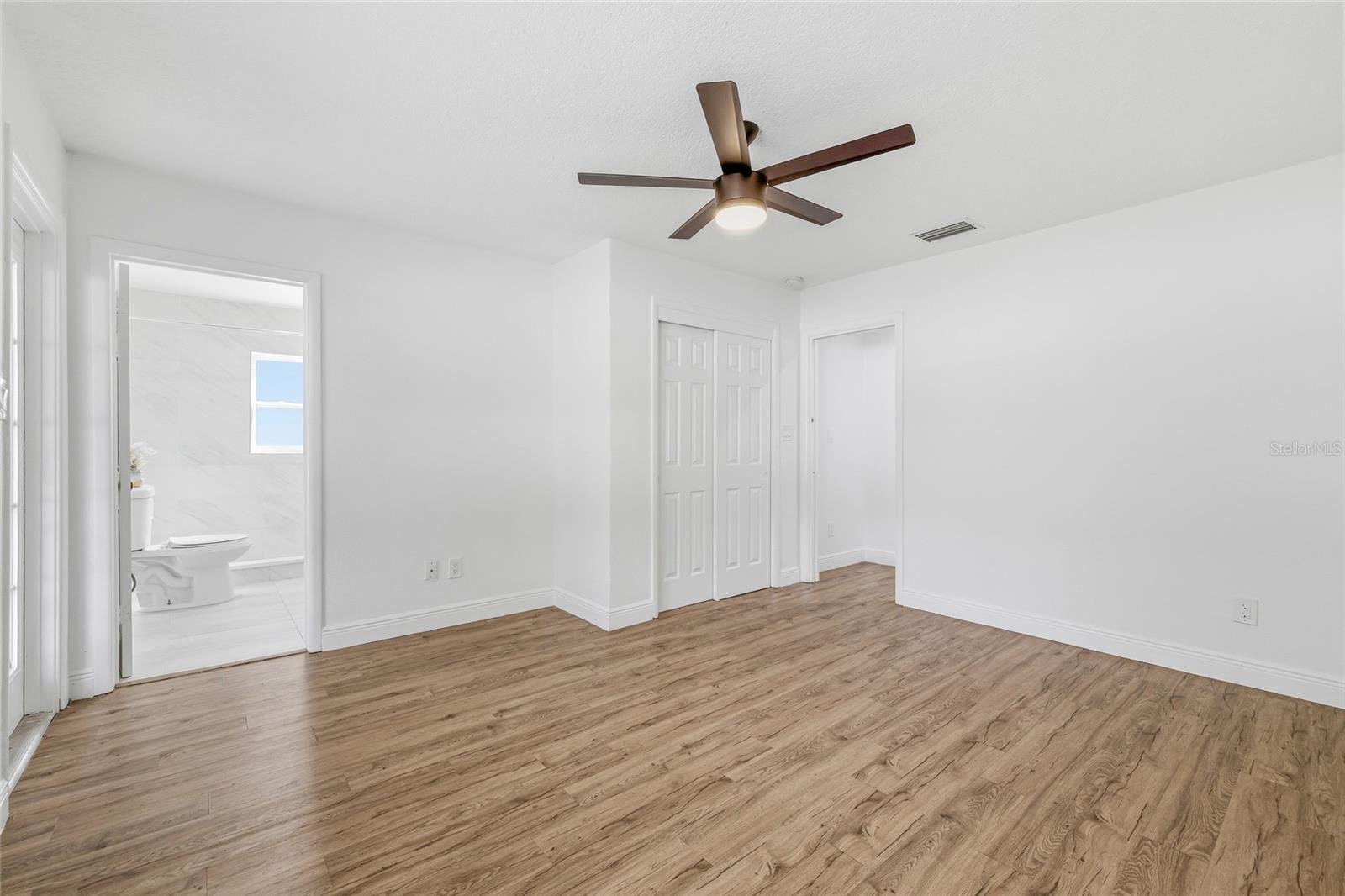 Image 22 of 38 For 3307 Ballast Point Boulevard