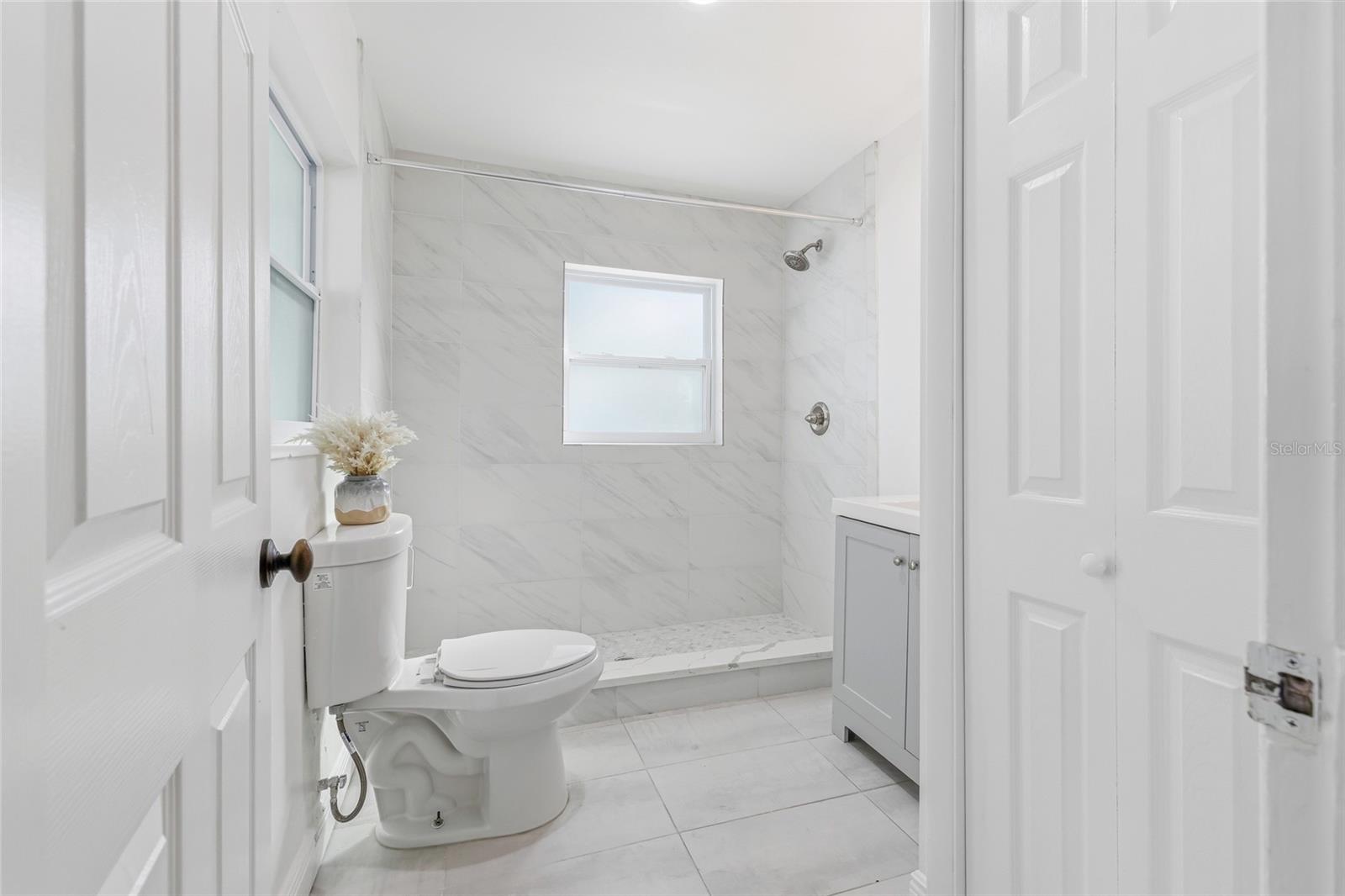 Image 24 of 38 For 3307 Ballast Point Boulevard