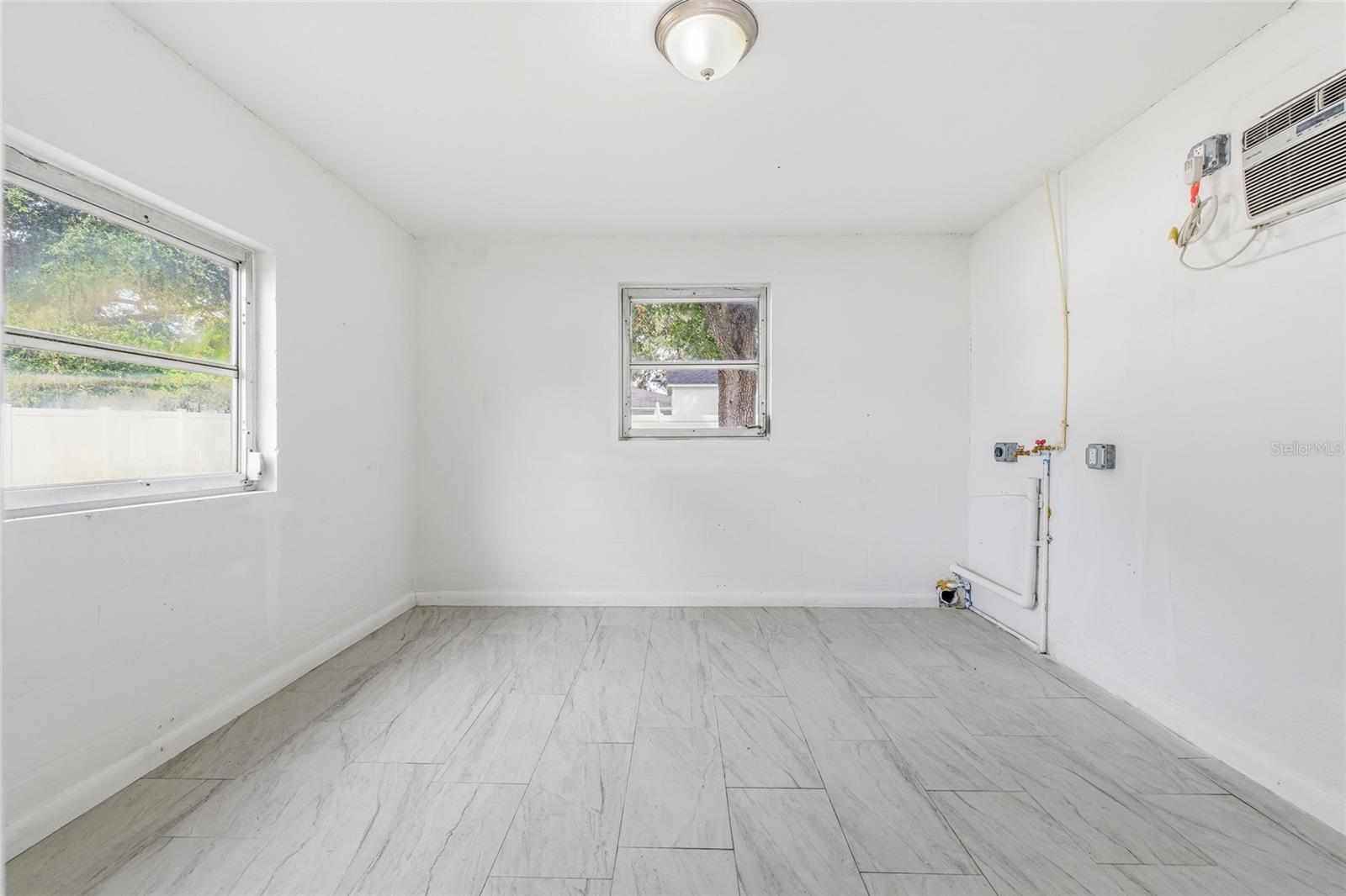 Image 29 of 38 For 3307 Ballast Point Boulevard