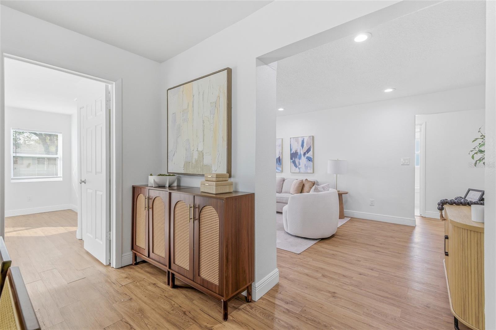 Image 7 of 38 For 3307 Ballast Point Boulevard