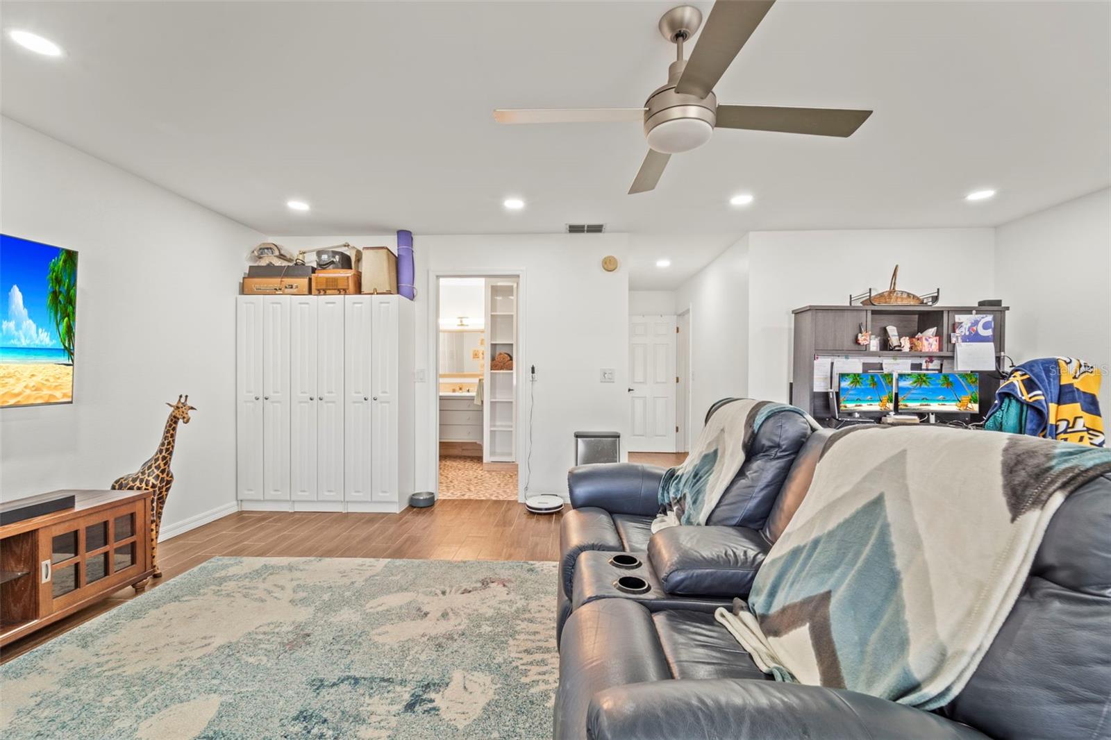 Image 47 of 87 For 2385 Hanover Drive