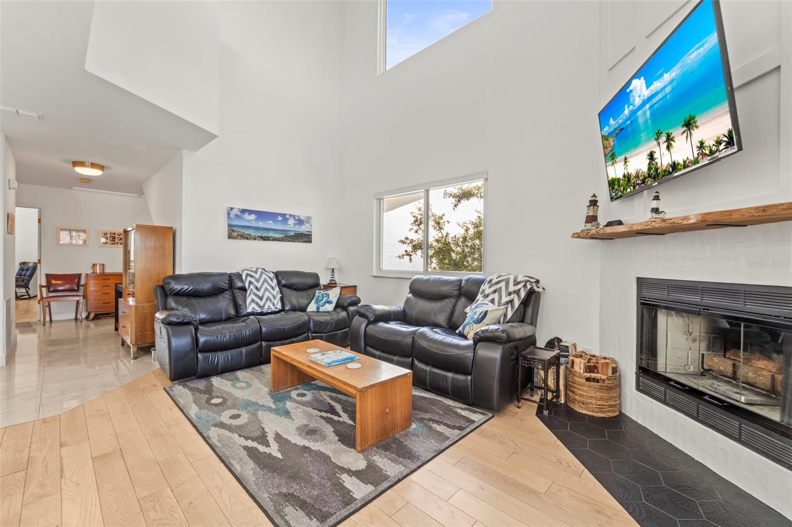 Image 5 of 87 For 2385 Hanover Drive