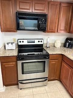 Image 2 of 10 For 708 Oakgrove Drive 233