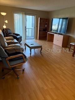 Image 6 of 10 For 708 Oakgrove Drive 233