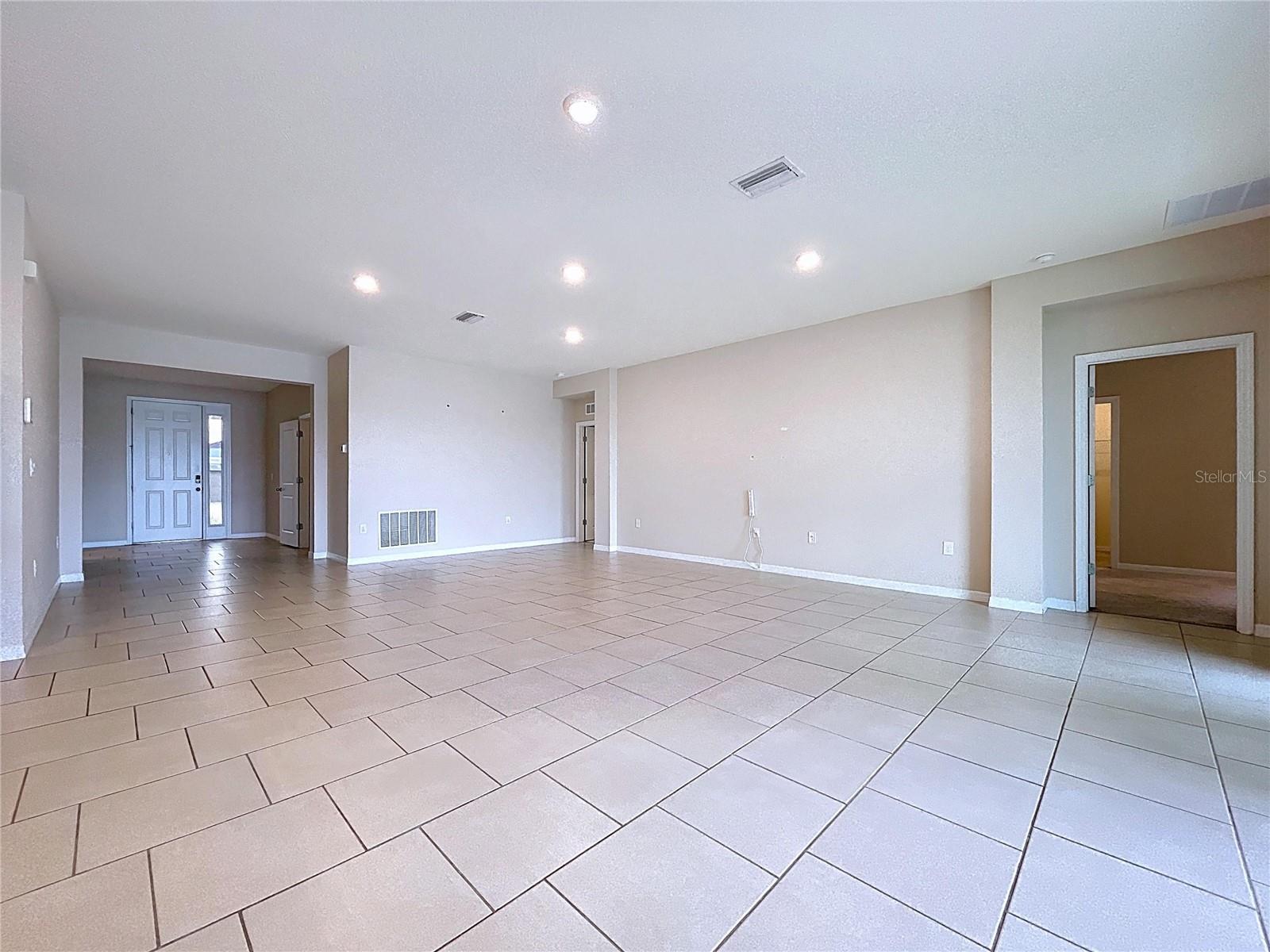 Image 18 of 69 For 10609 Laxer Cay Loop