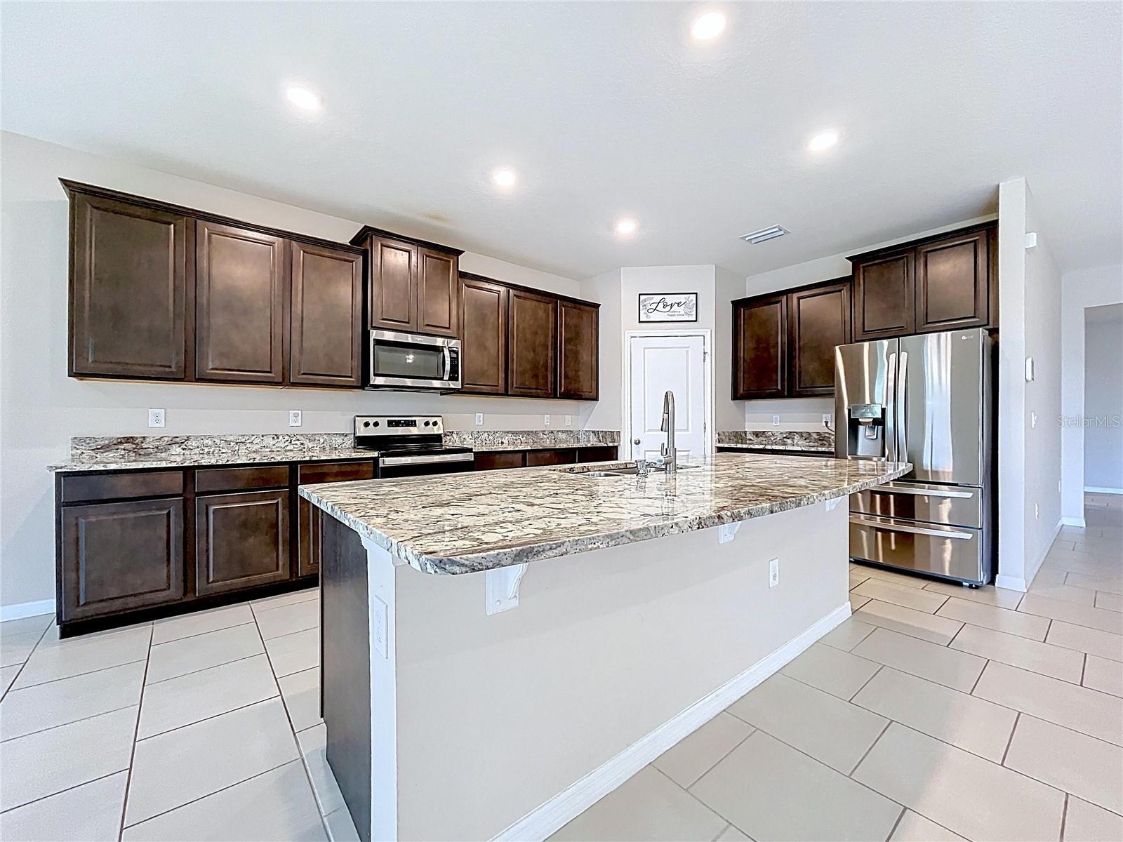 Image 24 of 69 For 10609 Laxer Cay Loop